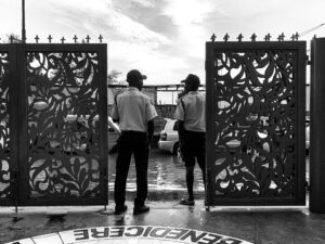Current France Sécurité est une société de sécurité spécialisée dans la gestion et la prévention des risques pour assurer la sécurité, la surveillance et le gardiennage des biens et des personnes, Nice, Alpes-Maritimes, Var, Paris