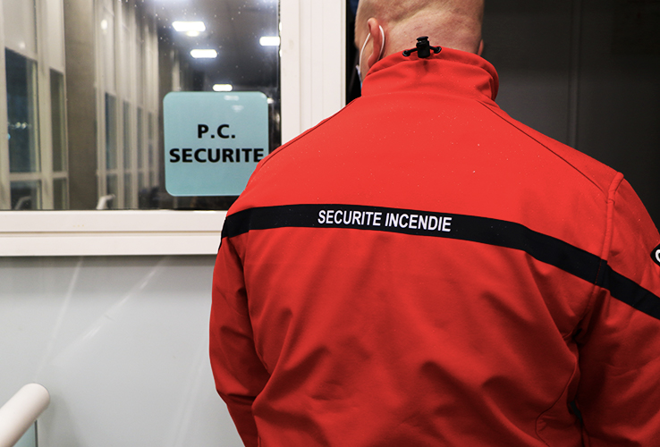Current France Sécurité est une société de sécurité spécialisée dans la gestion et la prévention des risques pour assurer la sécurité, la surveillance et le gardiennage des biens et des personnes, Nice, Alpes-Maritimes, Var, Paris